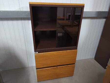 ARMÁRIO METÁLICO MISTO 1500x800 C/ PORTAS CORRER VIDRO E GAVETÕES DE ARQUIVO - MDF CARVALHO / CASTANHO