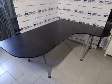 SECRETÁRIA ESCRITÓRIO POSTO COMPACTO CURVO 2000x1500 - ML PRETO-CAST / ALUMÍNIO