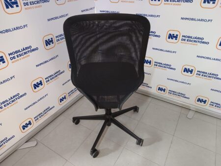 CADEIRAS ESCRITÓRIO ID "VITRA" MEDA PAL S/ BRAÇOS - TECIDO PRETO - Image 3