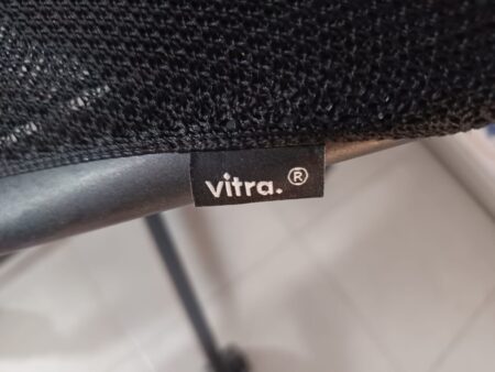 CADEIRAS ESCRITÓRIO ID "VITRA" MEDA PAL S/ BRAÇOS - TECIDO PRETO - Image 4