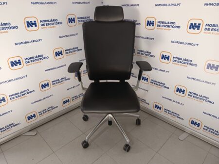 CADEIRAS ESCRITÓRIO “FLEX” (c/ encosto cabeça)   – PELE PRETA / BASE ALUMÍNIO - Image 2