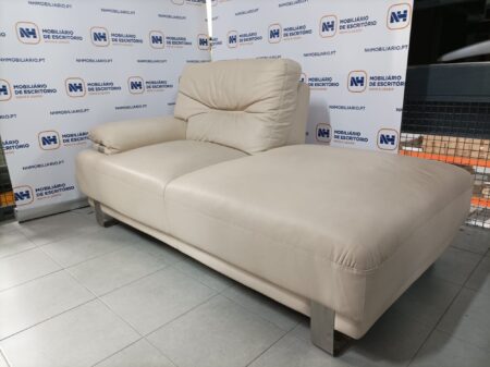 CONJUNTO SOFÁ DE SALA/ESPERA + CHAISE LONGUE - PELE BEGE - Image 11