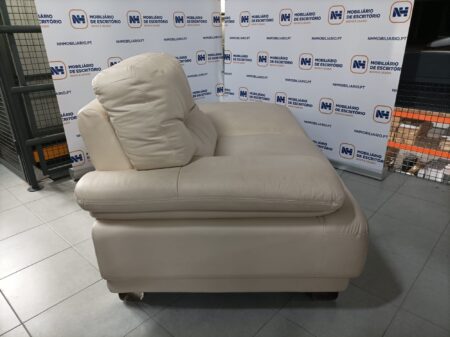 CONJUNTO SOFÁ DE SALA/ESPERA + CHAISE LONGUE - PELE BEGE - Image 14