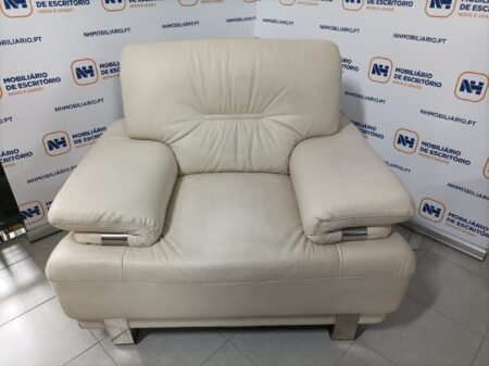 CONJUNTO SOFÁ DE SALA/ESPERA + CHAISE LONGUE - PELE BEGE - Image 4