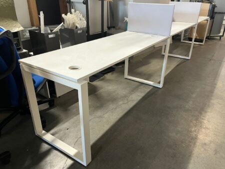 ILHA DE TRABALHO OPEN SPACE C/ 2 ou 3 POSTOS LATERAIS 1600x600 - ML BRANCO / BRANCO