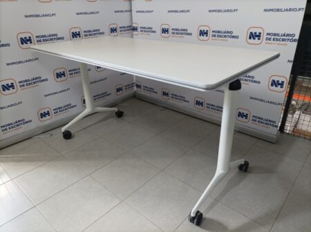 MESAS DE FORMAÇÃO / MULTIUSOS 1400x680 TAMPO REBATÍVEL C/ RODAS - ML BRANCO / BRANCO