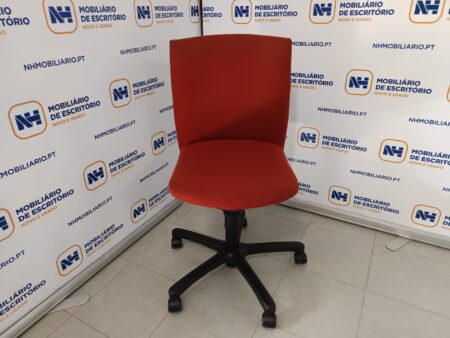 CADEIRAS ESCRITÓRIO REF. COMFORTO S/ BRAÇOS - TECIDO GRENÁ - Image 2