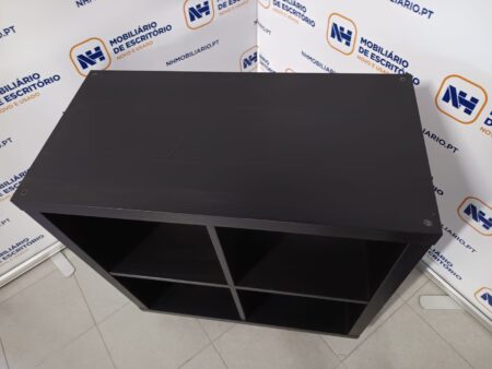 ESTANTES CUBO 4 ESPAÇOS – AGLOM PRETO/CASTANHO / CROMADO - Image 3