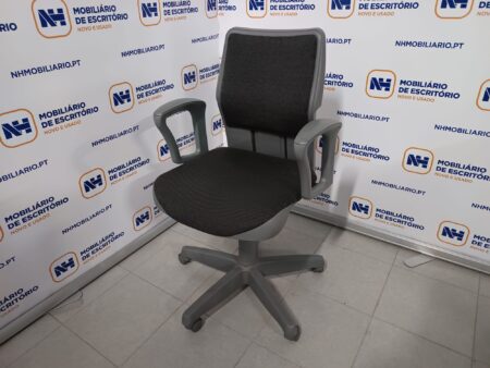 CADEIRAS ESCRITÓRIO OPERATIVA C/ RODAS + BRAÇOS "STEELCASE" - TECIDO CINZA-ESCURO / CINZA