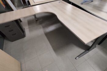 POSTO COMPACTO CURVO ESQUERDO 2000x2200 C/ BLOCO 03 GAVETAS - ML MAPLE / ANTRACITE