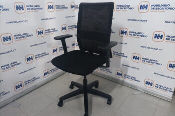 CADEIRAS DE ESCRITÓRIO DIREÇÃO - COSTA REDE - TECIDO PRETO