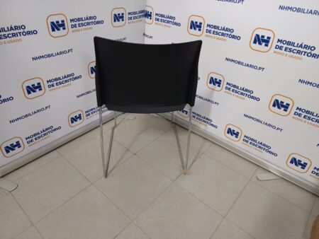CADEIRAS DE VISITA / REUNIÃO E/OU CONFERÊNCIA VARÃO TRENÓ - PP PRETO / CROMADO - Image 3