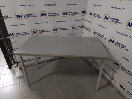 MESAS DE FORMAÇÃO / MULTIUSOS 4 PÉS 1200x600 – ML CINZA MESCLADO / CINZA