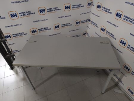 MESAS DE FORMAÇÃO / MULTIUSOS 4 PÉS 1200x600 – ML CINZA MESCLADO / CINZA - Image 2