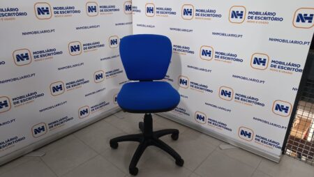 CADEIRAS ESCRITÓRIO C/ RODAS  – TECIDO AZUL - Image 2