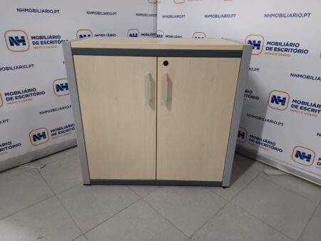 ARMÁRIOS ESCRITÓRIO DE APOIO PORTAS BATER 800x850 - ML MAPLE / ALUMÍNIO/ANTRACITE