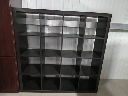 ESTANTES CUBO 16 ESPAÇOS – AGLOM PRETO/CASTANHO
