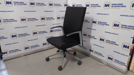 CADEIRAS ESCRITÓRIO OPERATIVAS ID "ACTIU - KADOS" - PELE PRETA / ALUMÍNIO