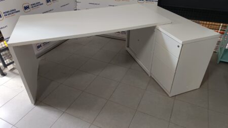 POSTO TRABALHO DIRECIONAL 1860x1200 C/ ARMÁRIO LATERAL - ML BRANCO / BRANCO