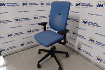 CADEIRAS DE ESCRITÓRIO ID "STEELCASE" - TECIDO AZUL-CLARO / PRETO