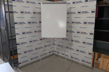 QUADRO FORMAÇÃO "FLIPCHART" S/ RODAS - BRANCO