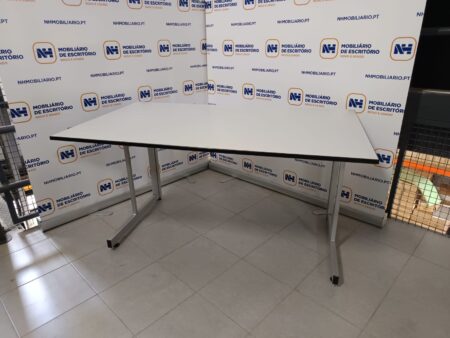 MESAS / BANCADAS DE TRABALHO ARTICULADAS 1400x800 - ML CINZA / ALUMÍNIO