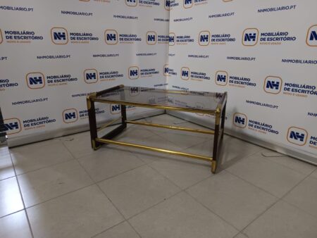 MESA DE CENTRO 850x480 - VIDRO / DOURADO / MDF CASTANHO