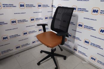 CADEIRAS ESCRITÓRIO REF. CDN.X31 - PELE SINT. CASTANHO "ARGILA"
