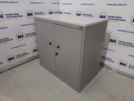 ARMÁRIO DE APOIO 780x800 C/ PORTAS BATER - ML CINZA / ALUMÍNIO (C/ DEFEITO)