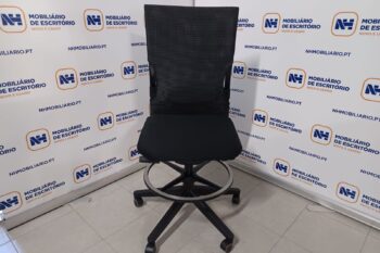 CADEIRA MULTIUSOS ID "HAWORTH" ESTIRADOR - TECIDO PRETO
